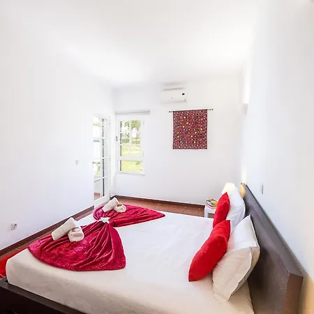 Villa In Albufeira Near Golden Beaches Villa *