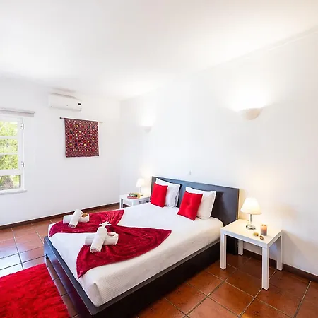 Villa In Albufeira Near Golden Beaches * Albufeira