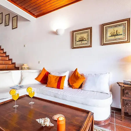 Villa In Albufeira Near Golden Beaches Villa