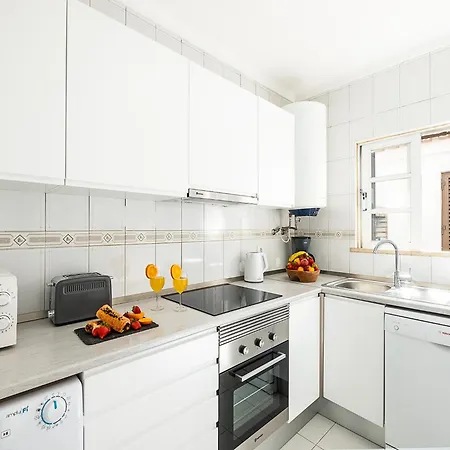 Villa In Albufeira Near Golden Beaches * Albufeira