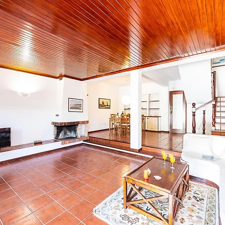 Villa In Albufeira Near Golden Beaches Albufeira