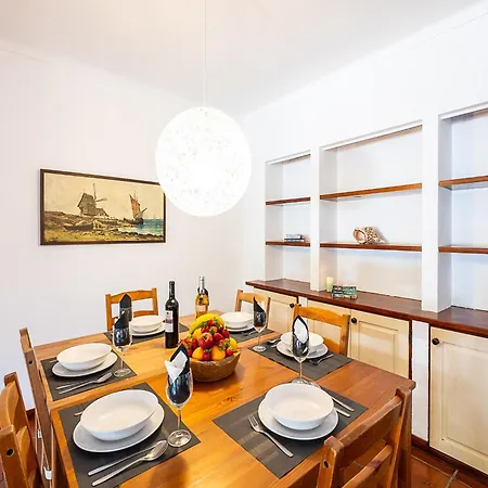 Villa In Albufeira Near Golden Beaches Villa *